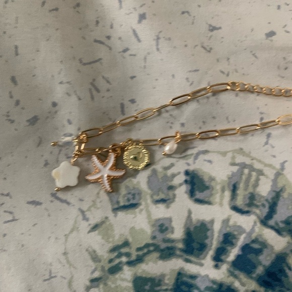 Gold Beach Charm bracelet - Picture 2 of 3